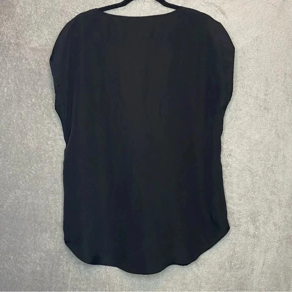 NEW York & Company L Large Top Shirt Black Solid Cap Sleeve V Neck Casual P21 - Picture 4 of 8